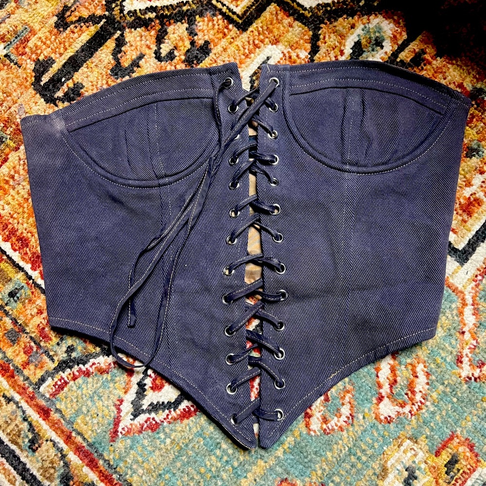 Lioness black distressed, lace up corset
